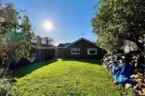 2 bedroom bungalow for sale, Poole Lane, Thornton-Le-Moors, Chester