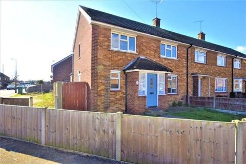 3 bedroom end of terrace house to rent, Newton Road, Tiilbury, RM18