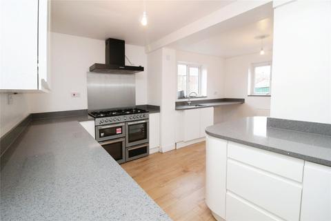 3 bedroom end of terrace house to rent, Newton Road, Tiilbury, RM18