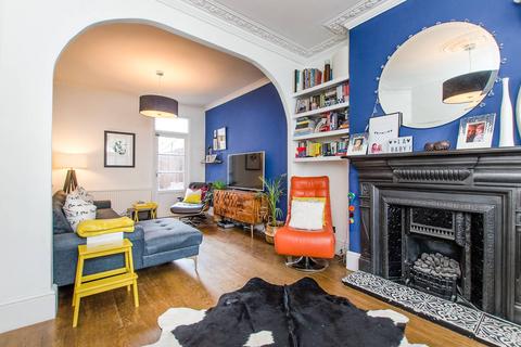 3 bedroom terraced house to rent, Honeybrook Road, Clapham South, London, SW12