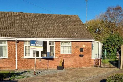 2 bedroom semi-detached bungalow for sale, Poplar Drive, Hook, Goole