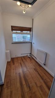 3 bedroom house to rent, Dunblane Road, London