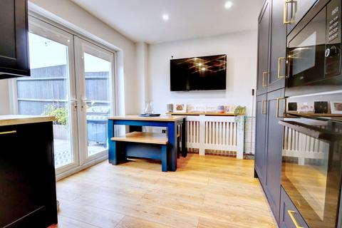 25 Balliol Road, Daventry, NN11 4RE