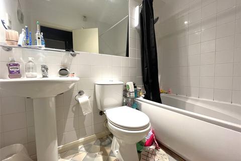 1 bedroom flat for sale, Fairlawns, Addlestone KT15