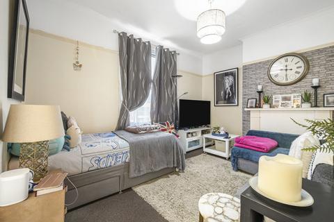 1 bedroom apartment for sale, Holmesdale Road, London, SE25