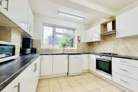 5 bedroom semi-detached house to rent, *£135pppw excl bills * Harlaxton Drive, Lenton, NG7 1JE