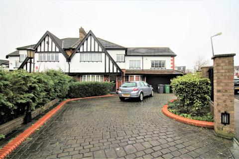 5 bedroom semi-detached house to rent, Beresford Road, London, Greater London, E4