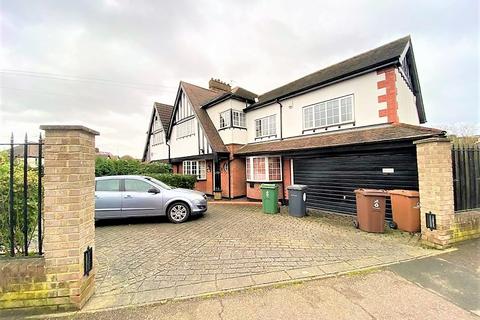 5 bedroom semi-detached house to rent, Beresford Road, London, Greater London, E4