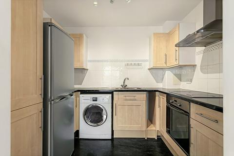 1 bedroom flat to rent, Dairy Close, London, SW6