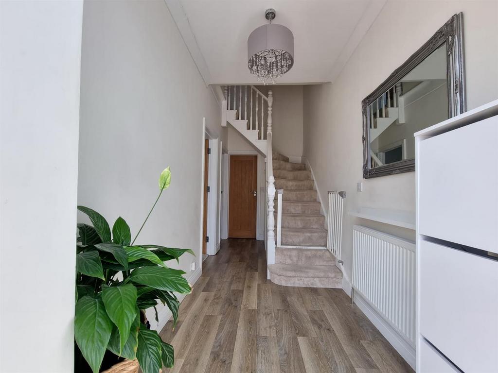 Chester Road, Ilford 3 bed house for sale £500,000