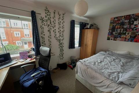 2 bedroom flat to rent, William Court, Acland Road, Exeter