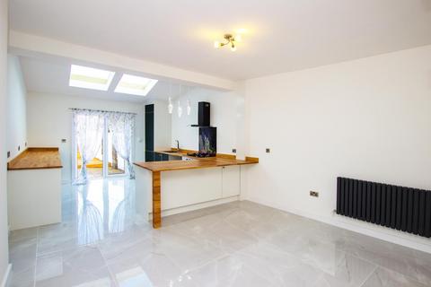 3 Moss Fold Road, Darwen, BB3 0AQ