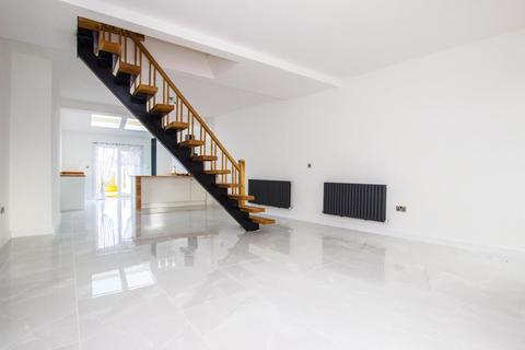 3 Moss Fold Road, Darwen, BB3 0AQ
