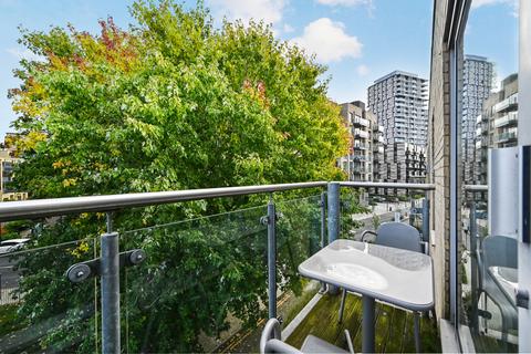 2 bedroom flat for sale, Ascot House, London E14