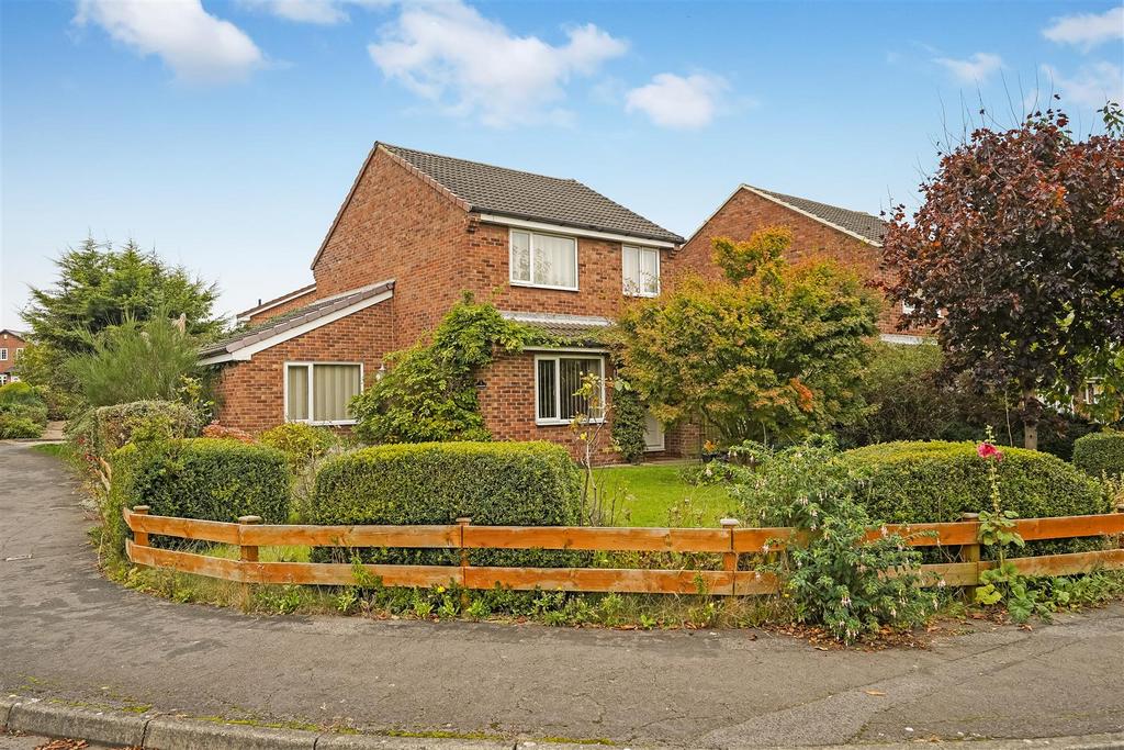 Rochester Way, Darlington 3 bed detached house - £190,000