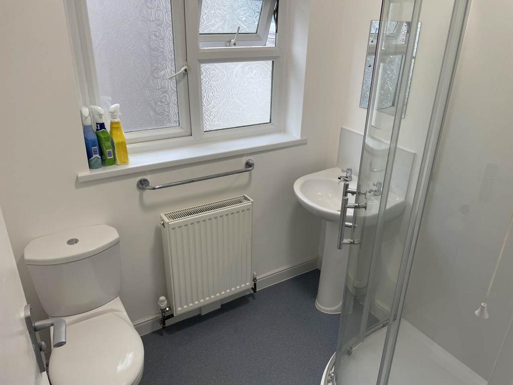 Bathroom 2, 1