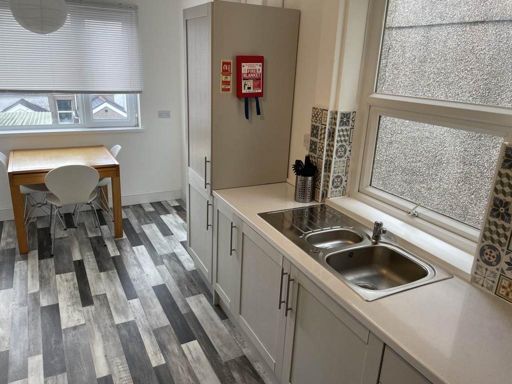 Kitchen 6