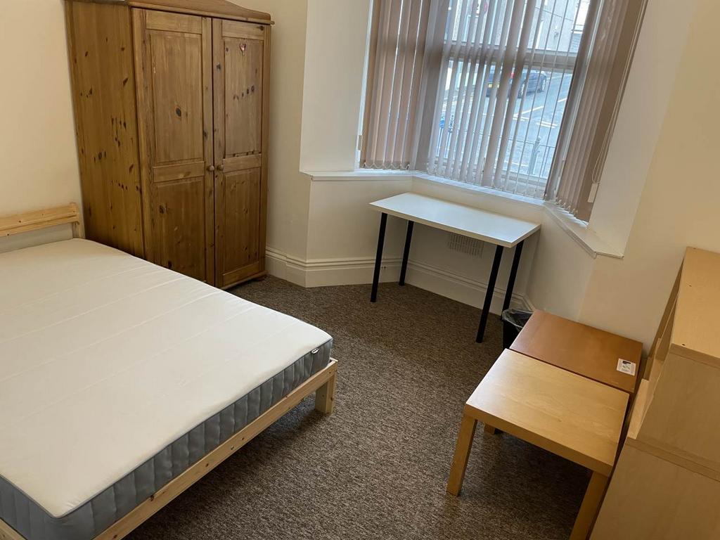 Bedroom 1, 2