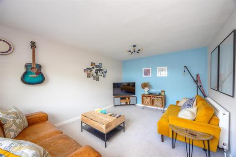 25 Brinkburn Drive, Sheffield, S17 3LU
