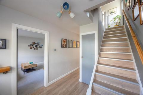 25 Brinkburn Drive, Sheffield, S17 3LU