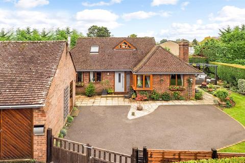 3 bedroom detached bungalow for sale, Hazelbank Close, Liphook