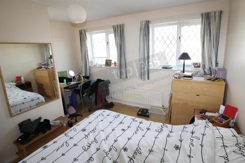 2 bedroom semi-detached house to rent, *£125pppw Excluding* Heron Drive, Lenton, NOTTINGHAM NG7