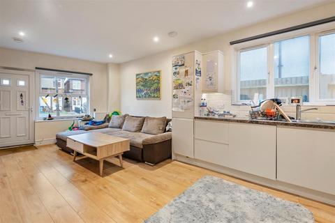 1 bedroom flat for sale, Kingston Road, Raynes Park SW20