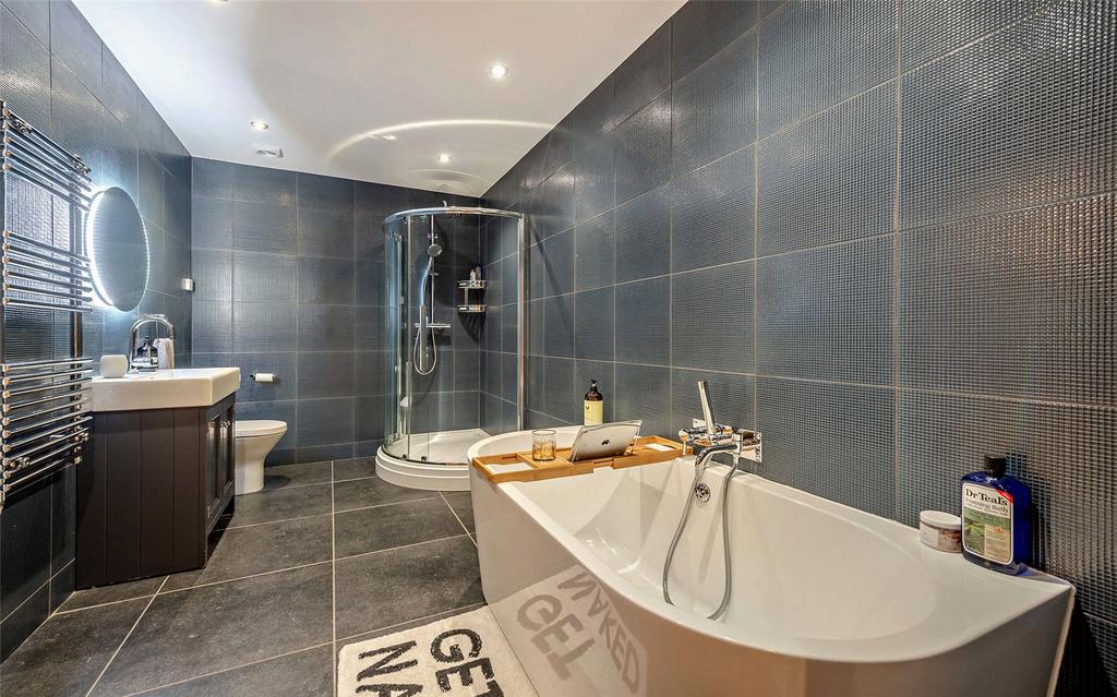 En Suite Bathroom