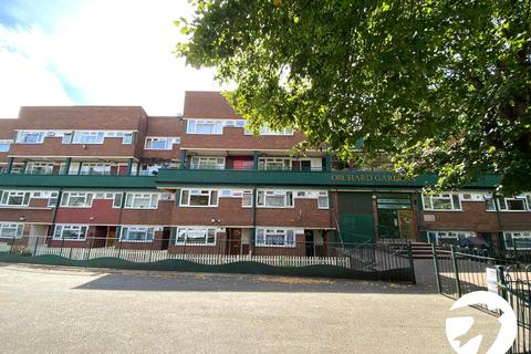 3 bedroom flat for sale, Lewisham Road, London, SE13