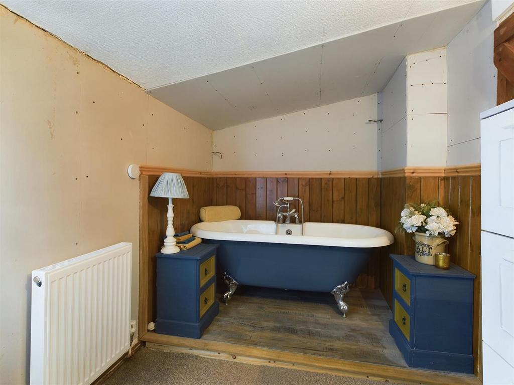 Bathroom/Bed 2