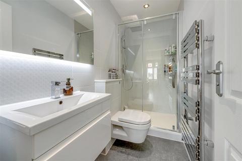 10c Savernake Road, London, NW3 2JP