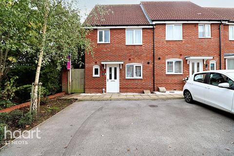 3 bedroom end of terrace house for sale, Crocus Close, St Neots