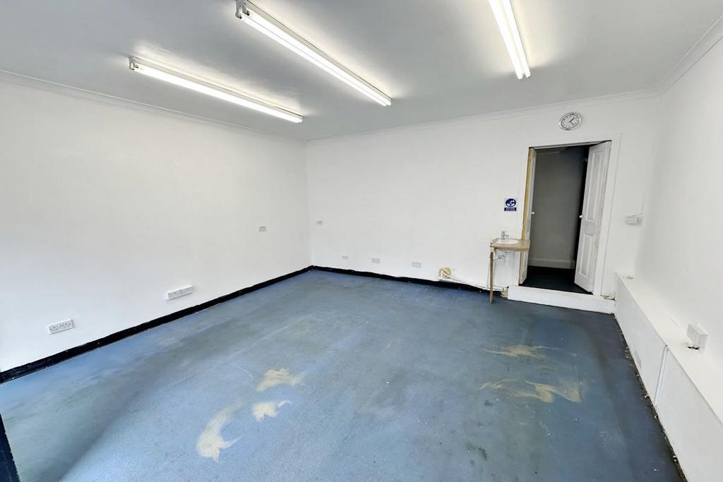 Restalrig Road South, COMMERCIAL... Shop for sale £95,000