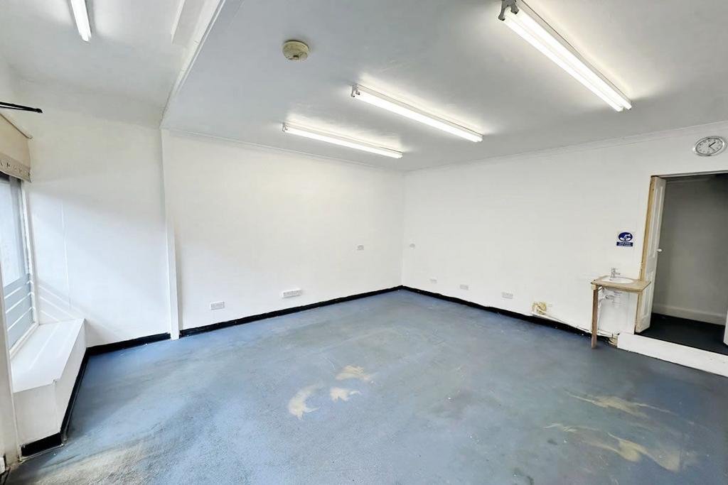 Restalrig Road South, COMMERCIAL... Shop for sale £95,000