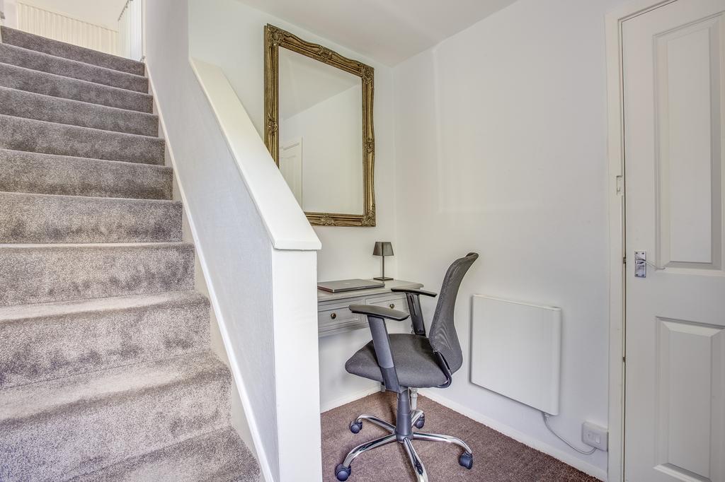 18 Pondwicks, Amersham Old Town, HP7 0 EP-10