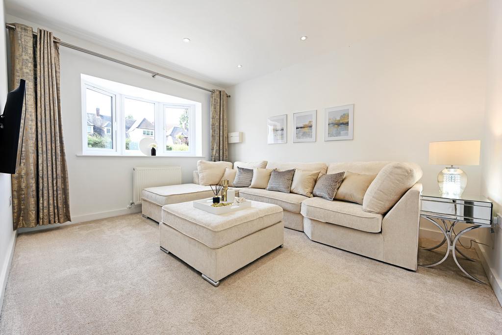 Burgess Road, Southampton SO16 4 bed detached house for sale £549,950