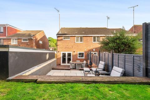6 Albatross Gardens, South Croydon, CR2 8QX
