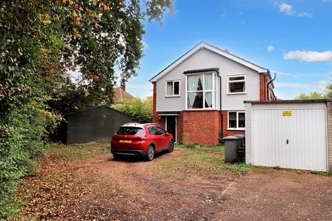 4 bedroom end of terrace house for sale, Brighton Road, Addlestone KT15