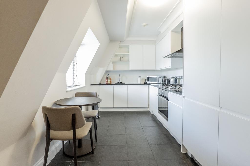 Prince of Wales Terrace, Kensington... 3 bed flat to rent £13,390 pcm