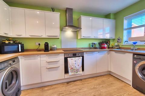 3 bedroom semi-detached house for sale, The Meadows, Hollesley