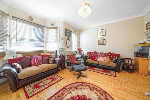 2 bedroom flat for sale, Upton Park Road, Forest Gate, E7 8LA