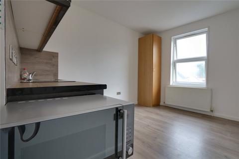 Studio to rent, Woodside Road, Croydon, SE25
