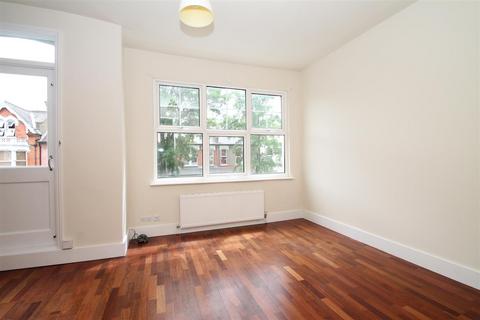 1 bedroom flat to rent, Lascotts Road, Wood Green, London N22