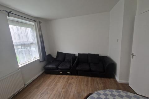 2 bedroom flat to rent, Turin St, E2 6BU