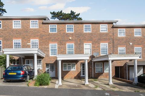 36 Pine Grove, London, SW19 7HE
