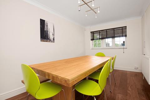 36 Pine Grove, London, SW19 7HE