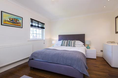 36 Pine Grove, London, SW19 7HE