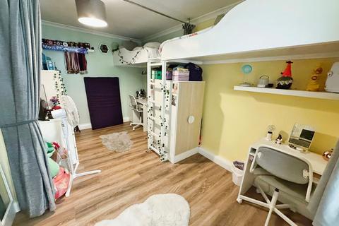 351 Ashley Close, Corringham, Stanford-le-hope, SS17 7JP