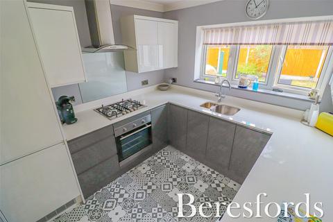 7 Swift Close, Upminster, RM14 1EH