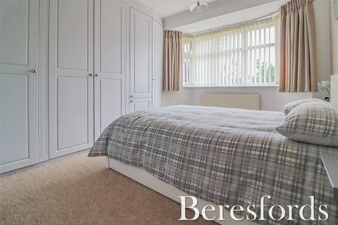 7 Swift Close, Upminster, RM14 1EH